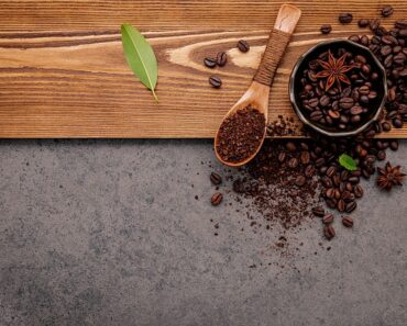 What does coffee grounds do for your skin?