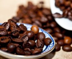 Why is arabica coffee good for the skin?